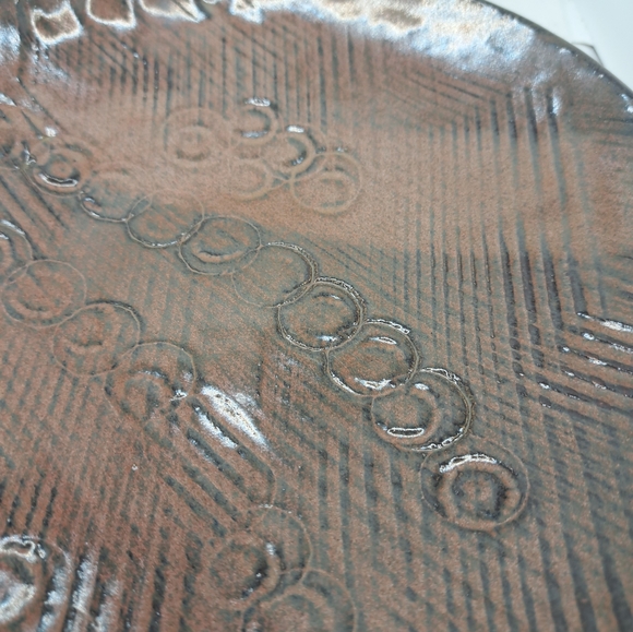 Vintage Art Studio Pottery Plate. - Picture 4 of 5